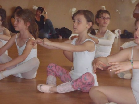 Margaux à sa répétition de danse 