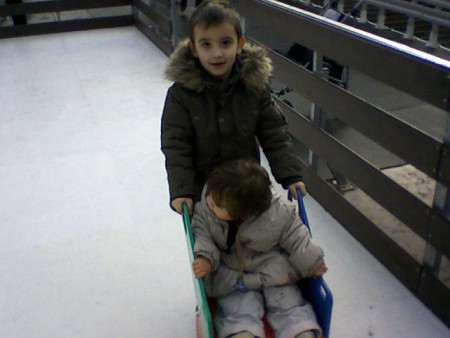 Barbidou et Margaux à la patinore 